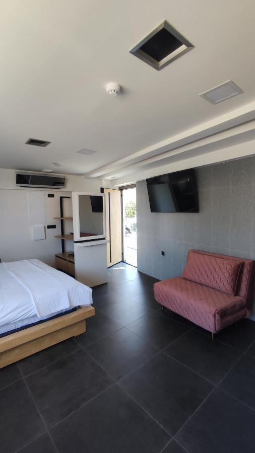 Summertime Signature Suites Ajía Marína Kültér fotó