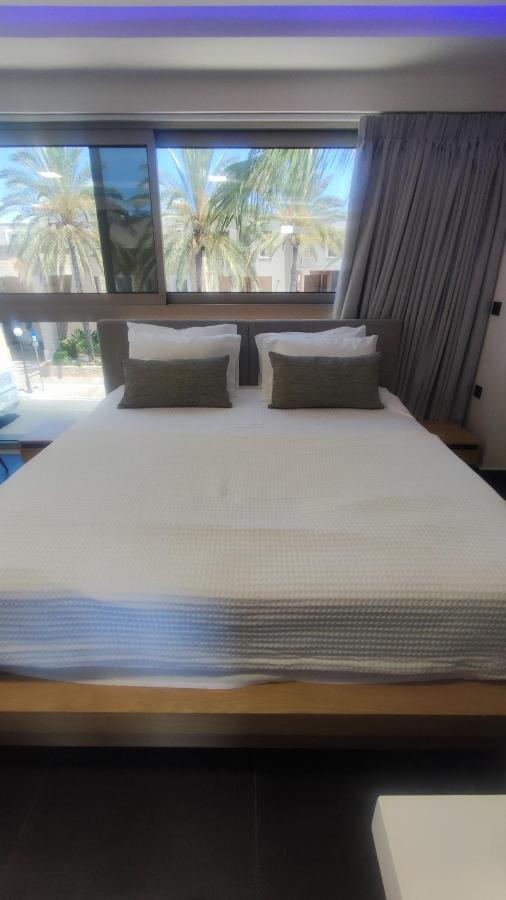 Summertime Signature Suites Ajía Marína Kültér fotó